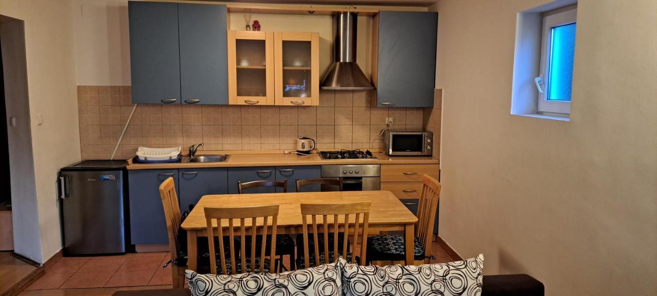 Apartment Sodan 72 Omis Exterior photo